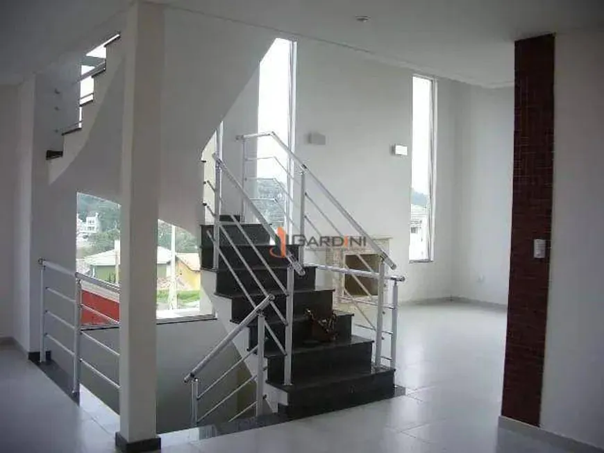 Foto 1 de Casa de Condomínio com 3 Quartos à venda, 286m² em Arua, Mogi das Cruzes