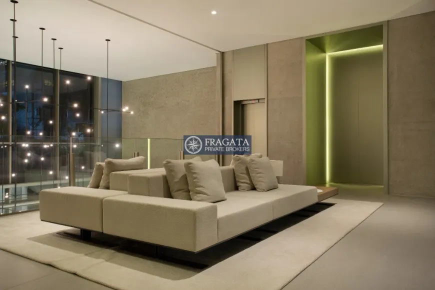 Foto 1 de Apartamento com 3 Quartos à venda, 293m² em Itaim Bibi, São Paulo