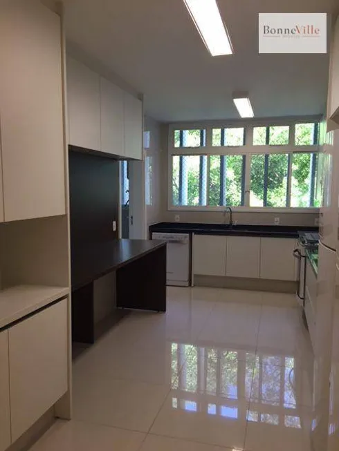 Foto 1 de Apartamento com 4 Quartos para alugar, 338m² em Alto Da Boa Vista, São Paulo
