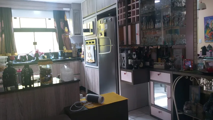 Foto 1 de Casa com 5 Quartos à venda, 254m² em Bombas, Bombinhas