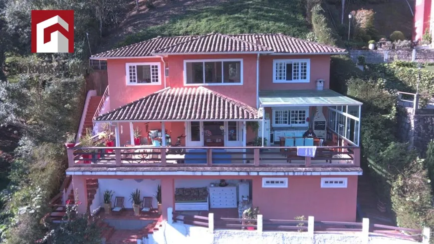 Foto 1 de Casa de Condomínio com 3 Quartos para venda ou aluguel, 300m² em Itaipava, Petrópolis