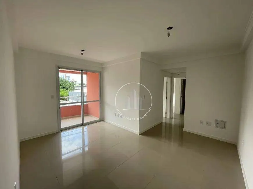 Foto 1 de Apartamento com 2 Quartos à venda, 75m² em Barreiros, São José