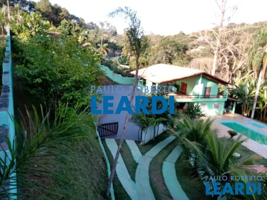 Foto 1 de Fazenda/Sítio com 3 Quartos à venda, 400m² em Parque Maringa, Arujá