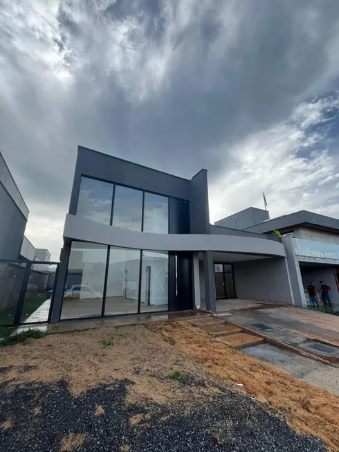 Foto 1 de Casa com 3 Quartos à venda, 218m² em Residencial Goiânia Golfe Clube, Goiânia