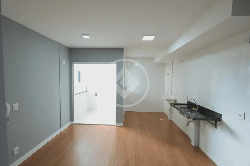 Foto 1 de Apartamento com 2 Quartos à venda, 51m² em Residencial Lago Azul, Uberlândia