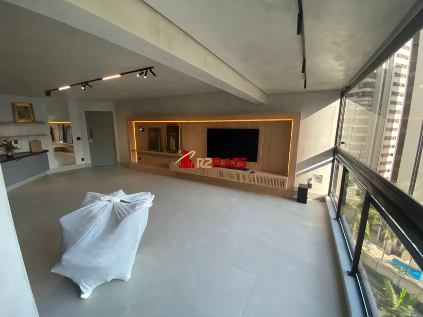 Foto 1 de Apartamento com 2 Quartos à venda, 120m² em Moema, São Paulo