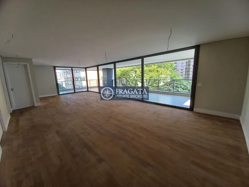 Foto 1 de Apartamento com 4 Quartos à venda, 340m² em Santa Cecília, São Paulo