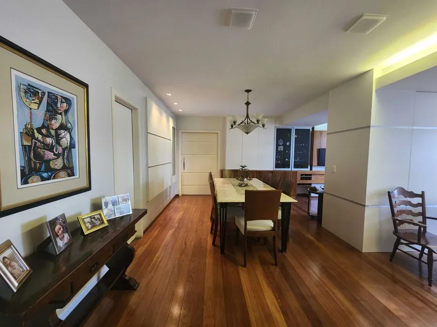 Foto 1 de Apartamento com 3 Quartos à venda, 128m² em Santo Antônio, Belo Horizonte