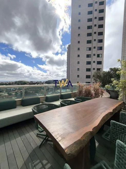 Foto 1 de Apartamento com 3 Quartos à venda, 243m² em Belvedere, Belo Horizonte