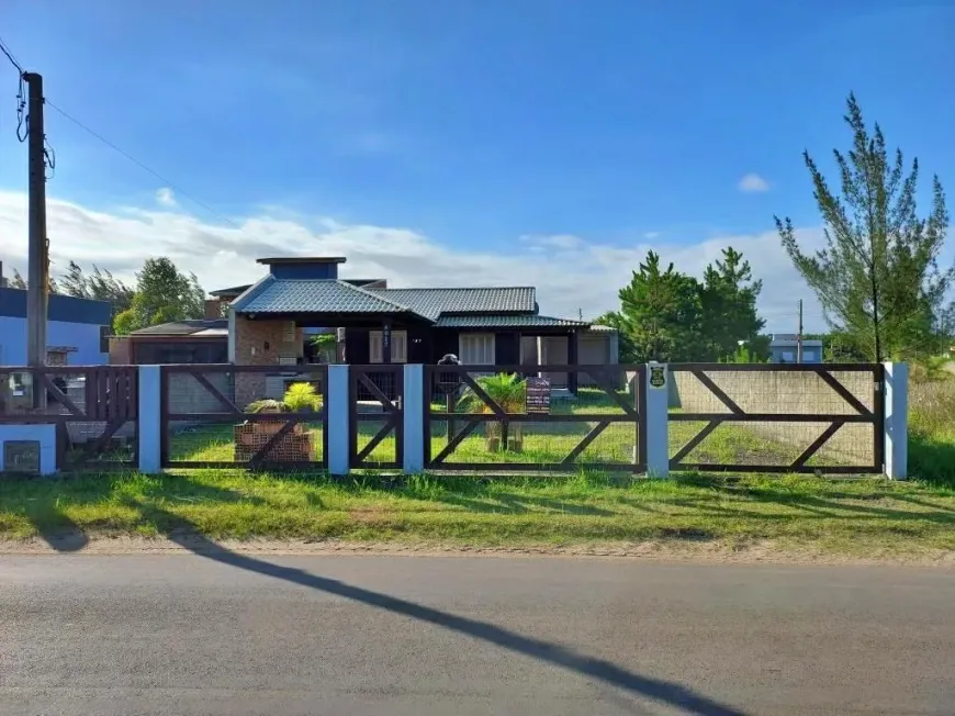 Foto 1 de Casa com 3 Quartos à venda, 58m² em Praia Caravelle Miratorres, Passo de Torres