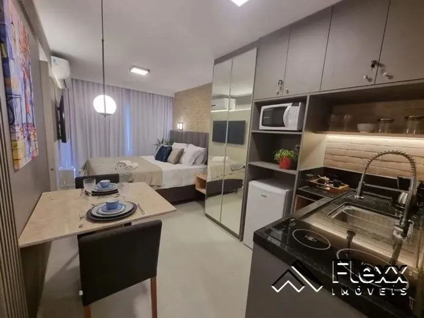 Foto 1 de Apartamento com 1 Quarto à venda, 17m² em Centro, Curitiba