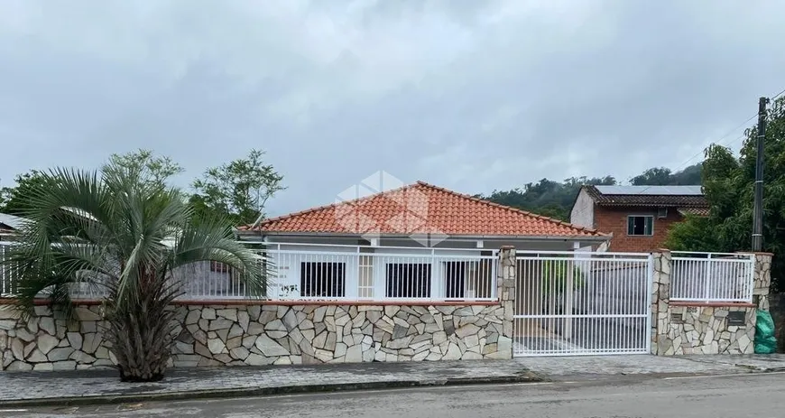 Foto 1 de Casa com 3 Quartos à venda, 100m² em Ribeirao Do Cavalo, Jaraguá do Sul