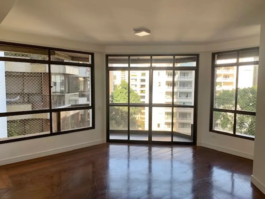 Foto 1 de Apartamento com 3 Quartos à venda, 129m² em Real Parque, São Paulo