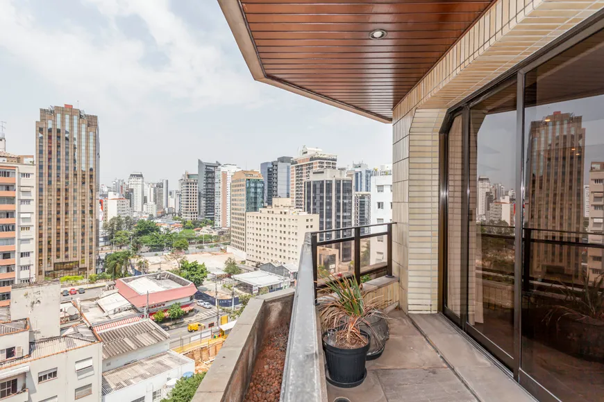 Foto 1 de Apartamento com 3 Quartos à venda, 232m² em Itaim Bibi, São Paulo