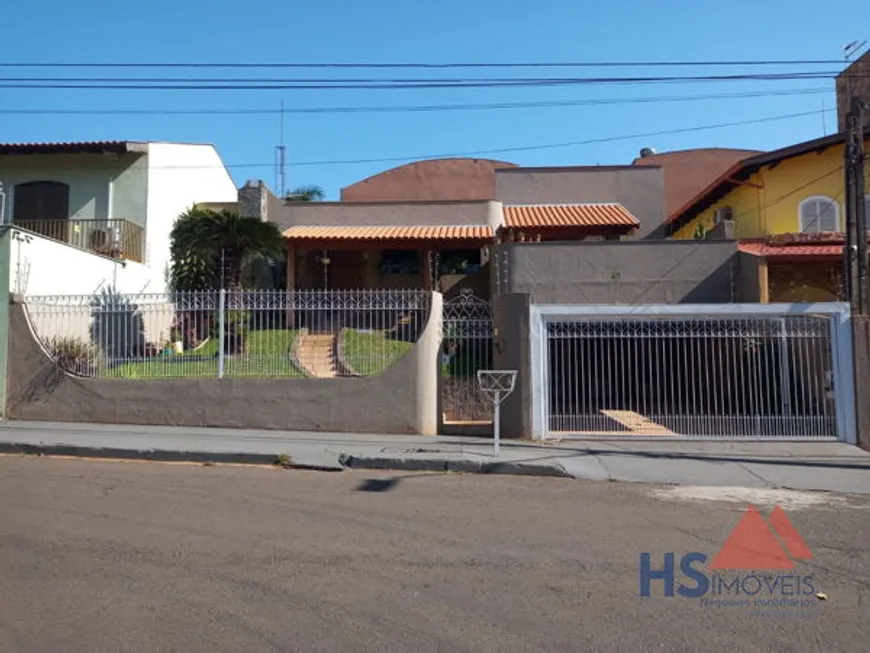 Foto 1 de Casa com 3 Quartos à venda, 252m² em Champagnat, Londrina