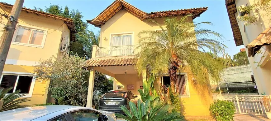 Foto 1 de Casa de Condomínio com 3 Quartos à venda, 112m² em Maria Paula, São Gonçalo