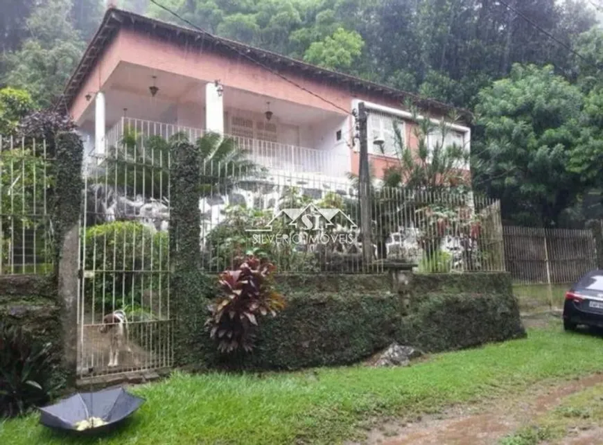 Foto 1 de Casa com 3 Quartos à venda, 500m² em Quitandinha, Petrópolis