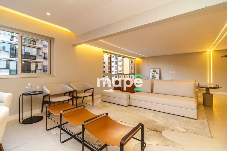Foto 1 de Apartamento com 3 Quartos à venda, 215m² em Boqueirão, Santos