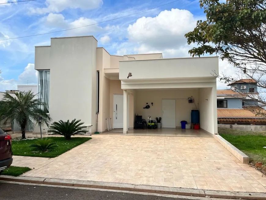 Foto 1 de Casa de Condomínio com 3 Quartos à venda, 240m² em , Álvares Machado