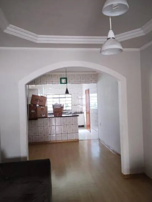 Foto 1 de Sobrado com 3 Quartos à venda, 250m² em Planalto, Uberlândia