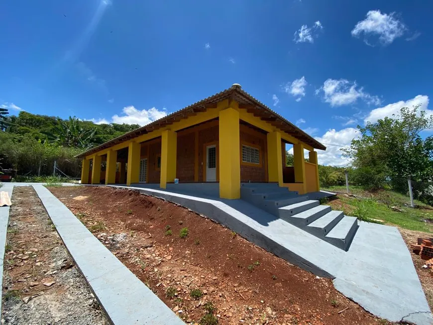 Foto 1 de Fazenda/Sítio com 3 Quartos para alugar, 200m² em Usina Três Bocas, Londrina