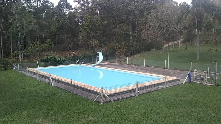 Foto 1 de Casa de Condomínio com 2 Quartos para alugar, 8000m² em Fazenda Suica, Teresópolis