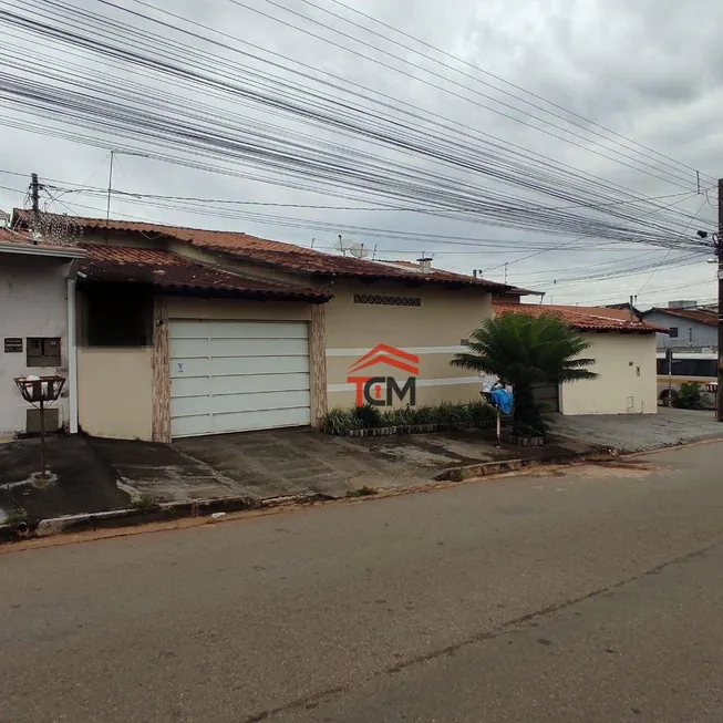 Foto 1 de Casa com 3 Quartos à venda, 180m² em Residencial Barravento, Goiânia
