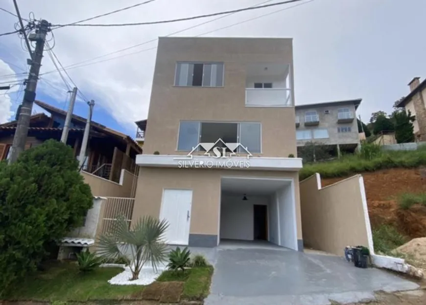 Foto 1 de Casa com 4 Quartos à venda, 300m² em Albuquerque, Teresópolis