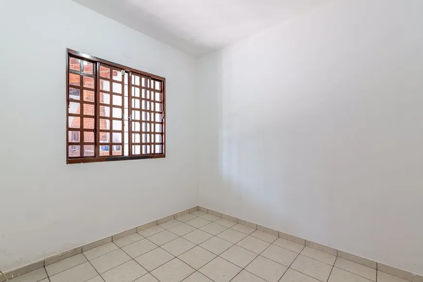 Foto 1 de Casa com 3 Quartos à venda, 132m² em Antares, Londrina