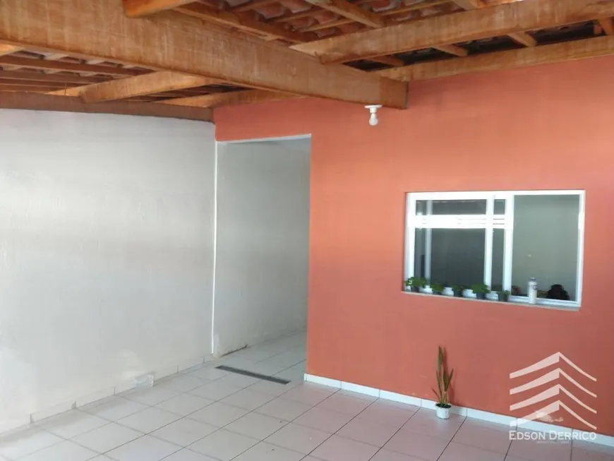 Foto 1 de Casa com 2 Quartos à venda, 79m² em Jardim Mariana, Pindamonhangaba