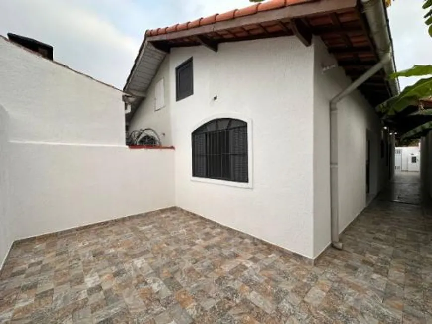 Foto 1 de Casa com 2 Quartos à venda, 66m² em Jardim Corumbá, Itanhaém