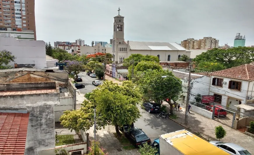 Foto 1 de Apartamento com 2 Quartos à venda, 67m² em Menino Deus, Porto Alegre