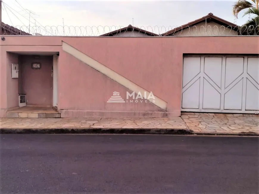 Foto 1 de Casa com 3 Quartos à venda, 180m² em Universitário, Uberaba