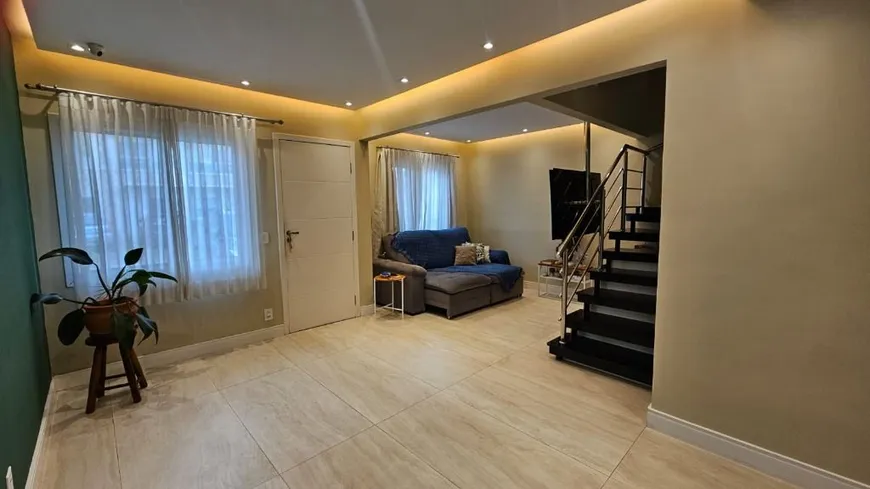 Foto 1 de Casa de Condomínio com 3 Quartos à venda, 90m² em Granja Viana, Cotia