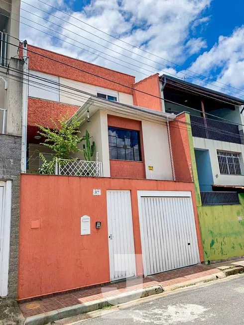 Foto 1 de Casa com 3 Quartos à venda, 180m² em Centro, Bragança Paulista
