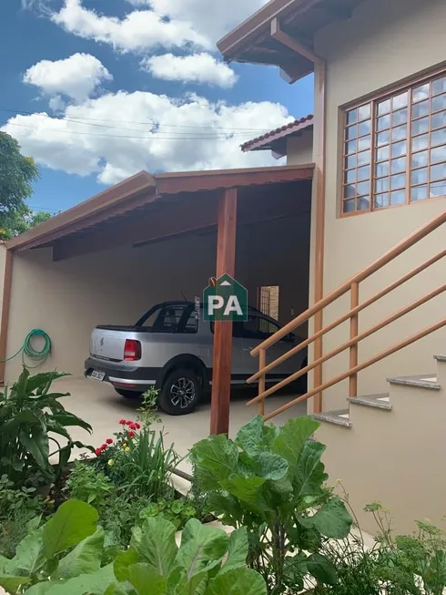 Foto 1 de Casa com 3 Quartos à venda, 197m² em Jardim Das Azaléias, Poços de Caldas