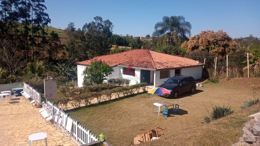 Foto 1 de Fazenda/Sítio com 3 Quartos à venda, 450m² em Guamirim, Caçapava