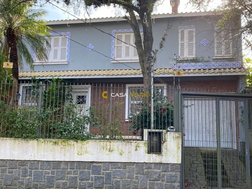 Foto 1 de Casa com 4 Quartos à venda, 257m² em Vila Assunção, Porto Alegre