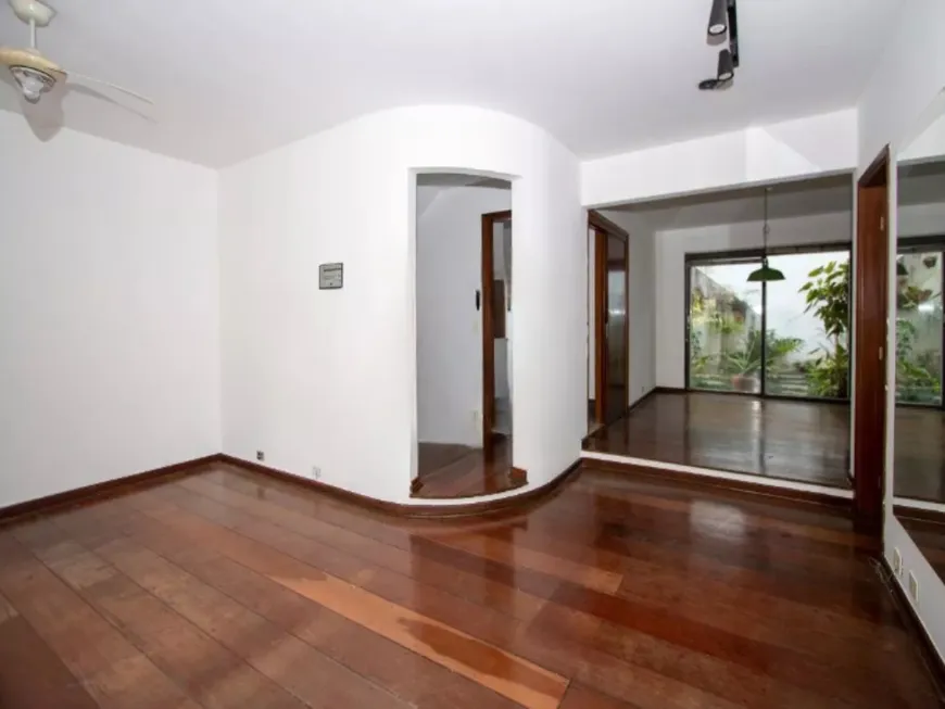 Foto 1 de Casa com 4 Quartos à venda, 261m² em Vila Madalena, São Paulo