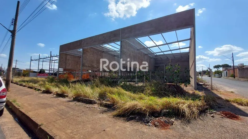 Foto 1 de Galpão/Depósito/Armazém para alugar, 220m² em Santa Mônica, Uberlândia