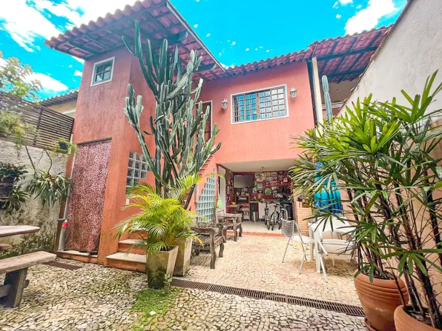 Foto 1 de Casa com 3 Quartos à venda, 120m² em Piratininga, Niterói