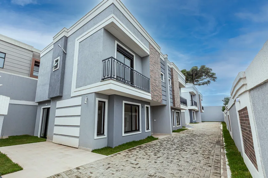 Foto 1 de Casa de Condomínio com 3 Quartos à venda, 111m² em Uberaba, Curitiba