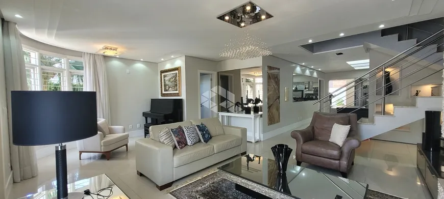 Foto 1 de Casa com 3 Quartos à venda, 245m² em Marechal Rondon, Canoas