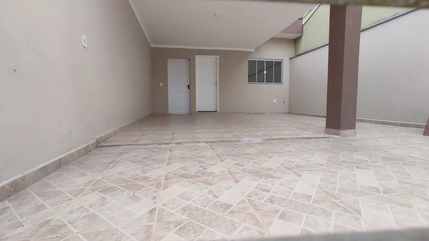 Foto 1 de Casa com 3 Quartos à venda, 10m² em Centro, Ouro Fino