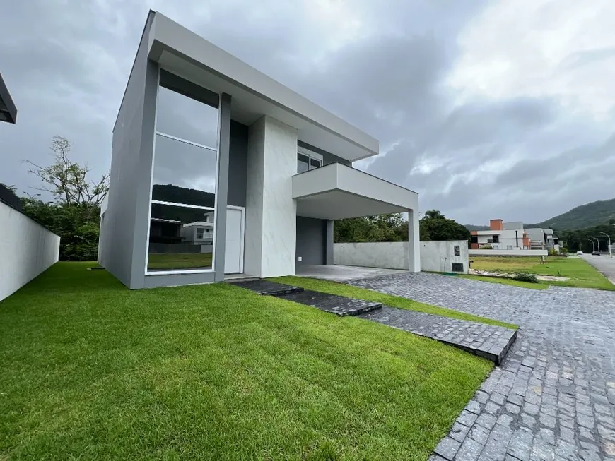 Foto 1 de Casa de Condomínio com 4 Quartos à venda, 270m² em Ratones, Florianópolis