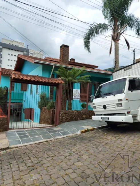 Foto 1 de Casa com 5 Quartos à venda, 245m² em Panazzolo, Caxias do Sul