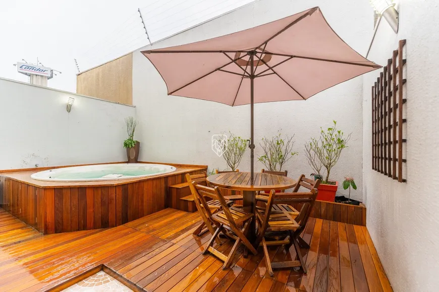 Foto 1 de Casa de Condomínio com 3 Quartos à venda, 200m² em Campo Comprido, Curitiba