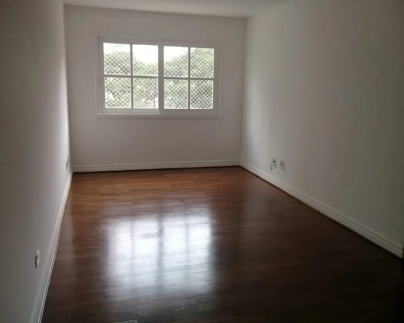 Foto 1 de Apartamento com 3 Quartos para alugar, 130m² em Jardim Paulista, São Paulo