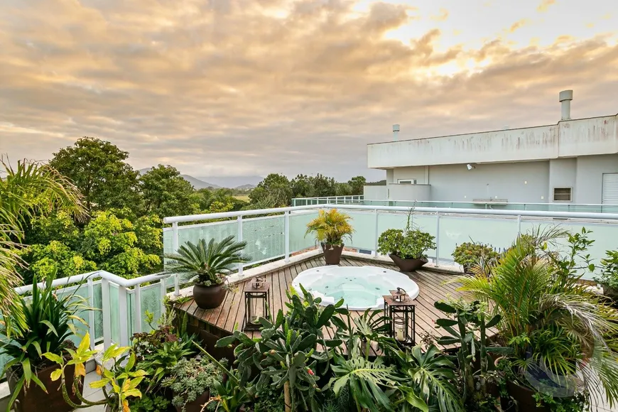 Foto 1 de Cobertura com 2 Quartos à venda, 185m² em Campeche, Florianópolis