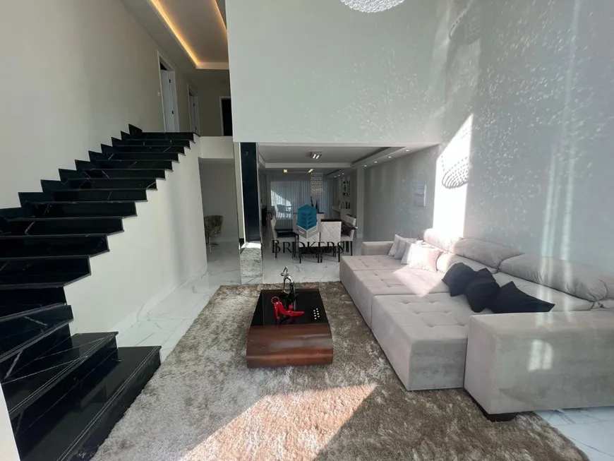 Foto 1 de Sobrado com 4 Quartos à venda, 370m² em Residencial Granville, Goiânia